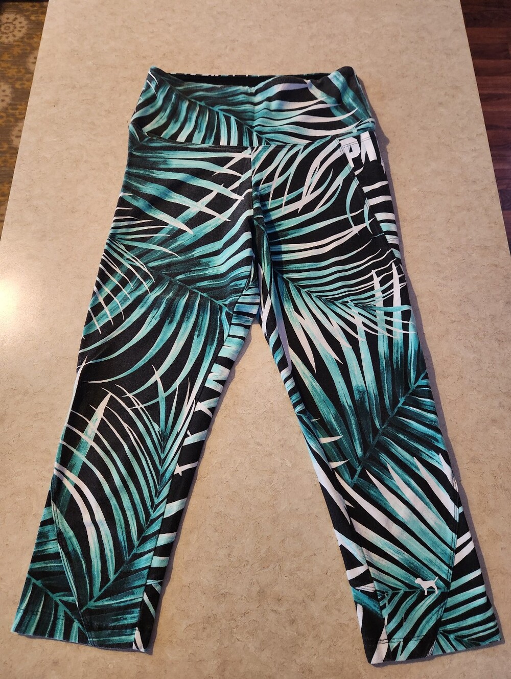 Pink Victoria's Secret Tropical Palm Print Active Capri Leggings - Black & Teal